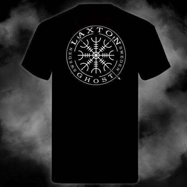 Svart t-shirt med LaxTon Ghost Sweden Vegvísir-logga på ryggen