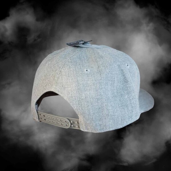 Ljusgrå heather snapback-keps, baksida med justerbar rem